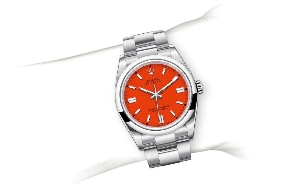 m126000-0007_modelpage_on_wrist_landscape.jpg