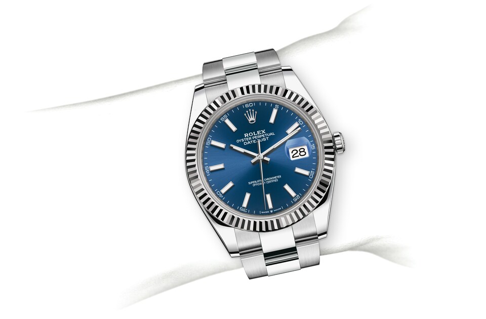 m126334-0001_modelpage_on_wrist_landscape.jpg