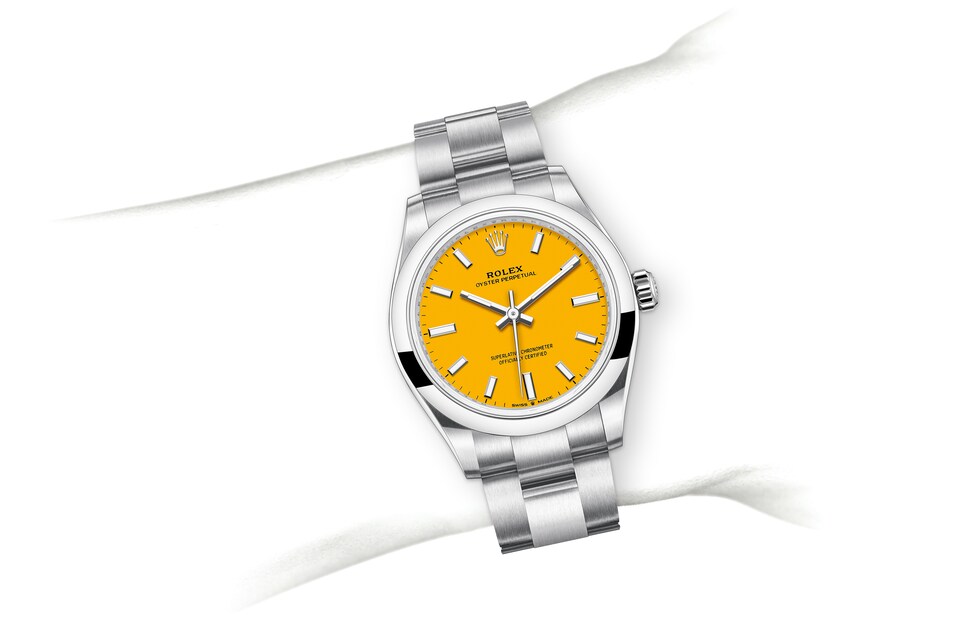 m277200-0005_modelpage_on_wrist_landscape.jpg