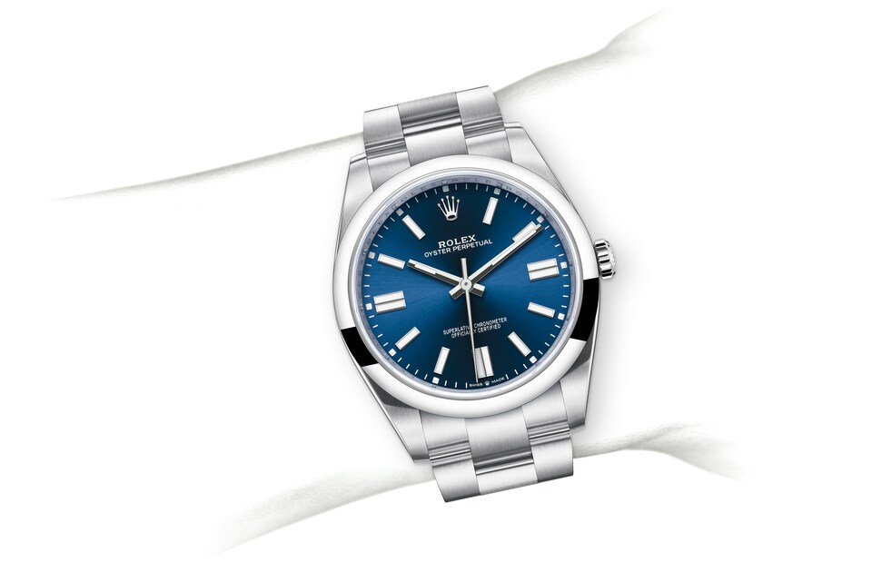 m124300-0003_modelpage_on_wrist_landscape-1.jpg