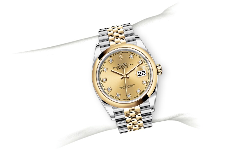 m126203-0017_modelpage_on_wrist_landscape-1.jpg