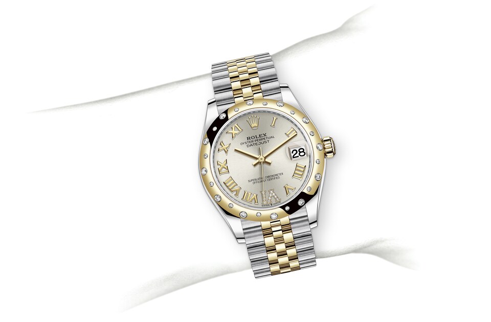 m278343rbr-0004_modelpage_on_wrist_landscape-1.jpg