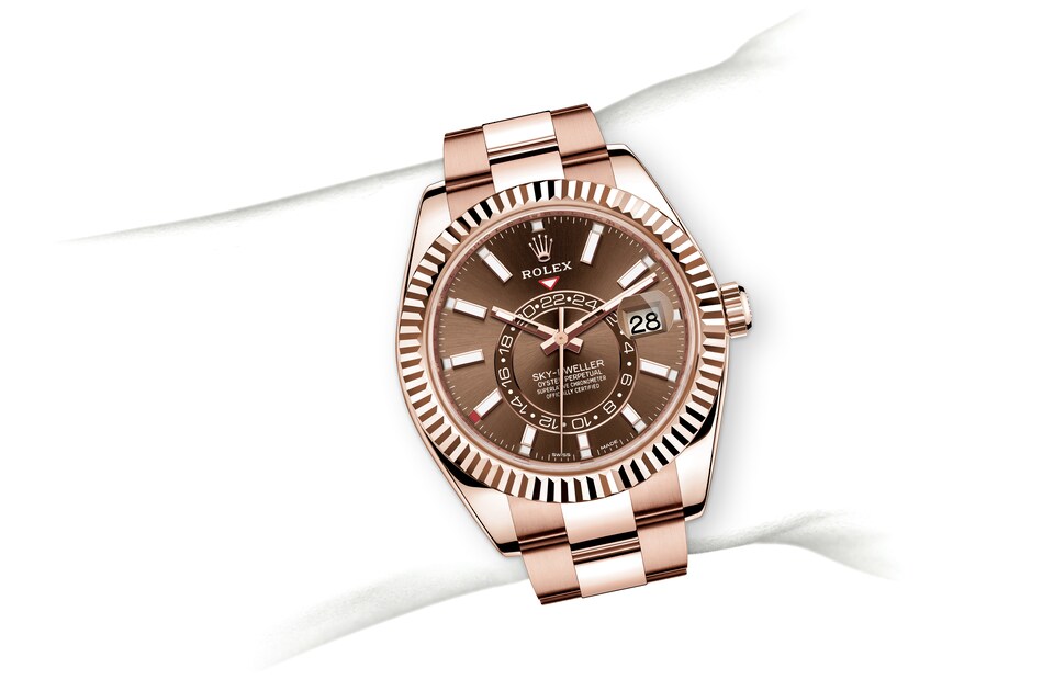 m326935-0006_modelpage_on_wrist_landscape-1.jpg