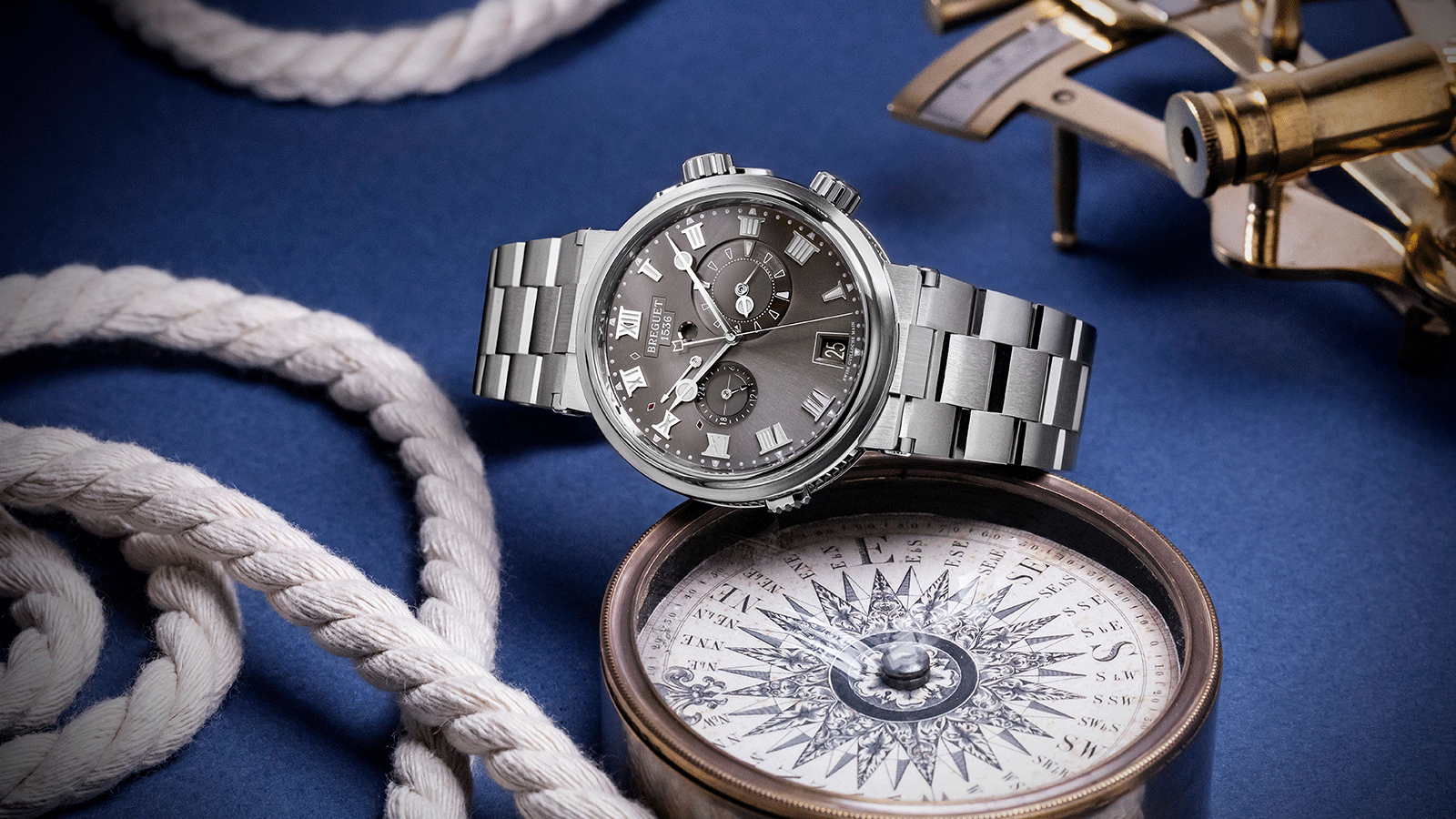 The Marine affirms its sporty elegance.