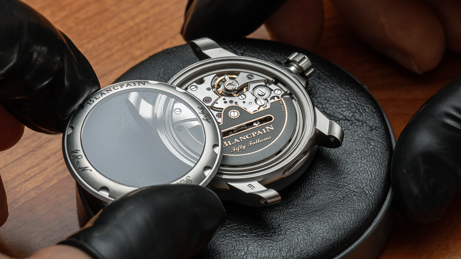 Beating at the heart of these new Fifty Fathoms Automatique watches is Calibre 1315: a movement boasting unrivalled chronometric (precision timing) performance and that is designed, built, produced, assembled and adjusted in-house.