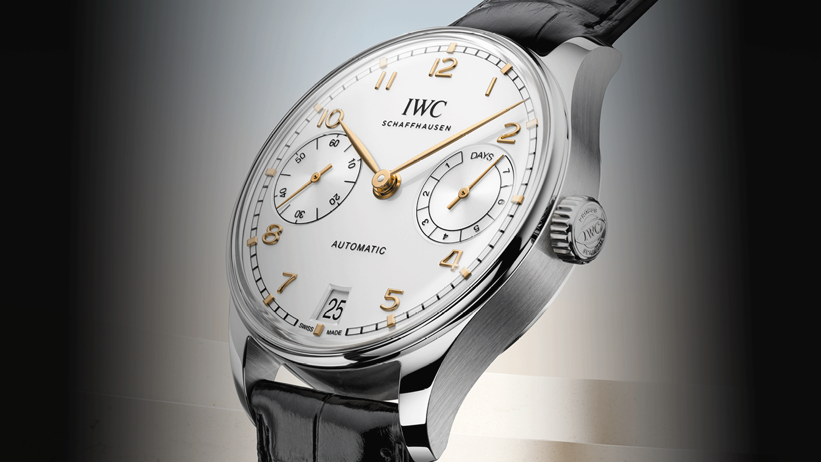 With the new Portugieser Automatic 42, IWC Schaffhausen now launches a timeless and modern instrument dress watch, which fully retains the DNA of the original Portugieser Automatic from the year 2000.