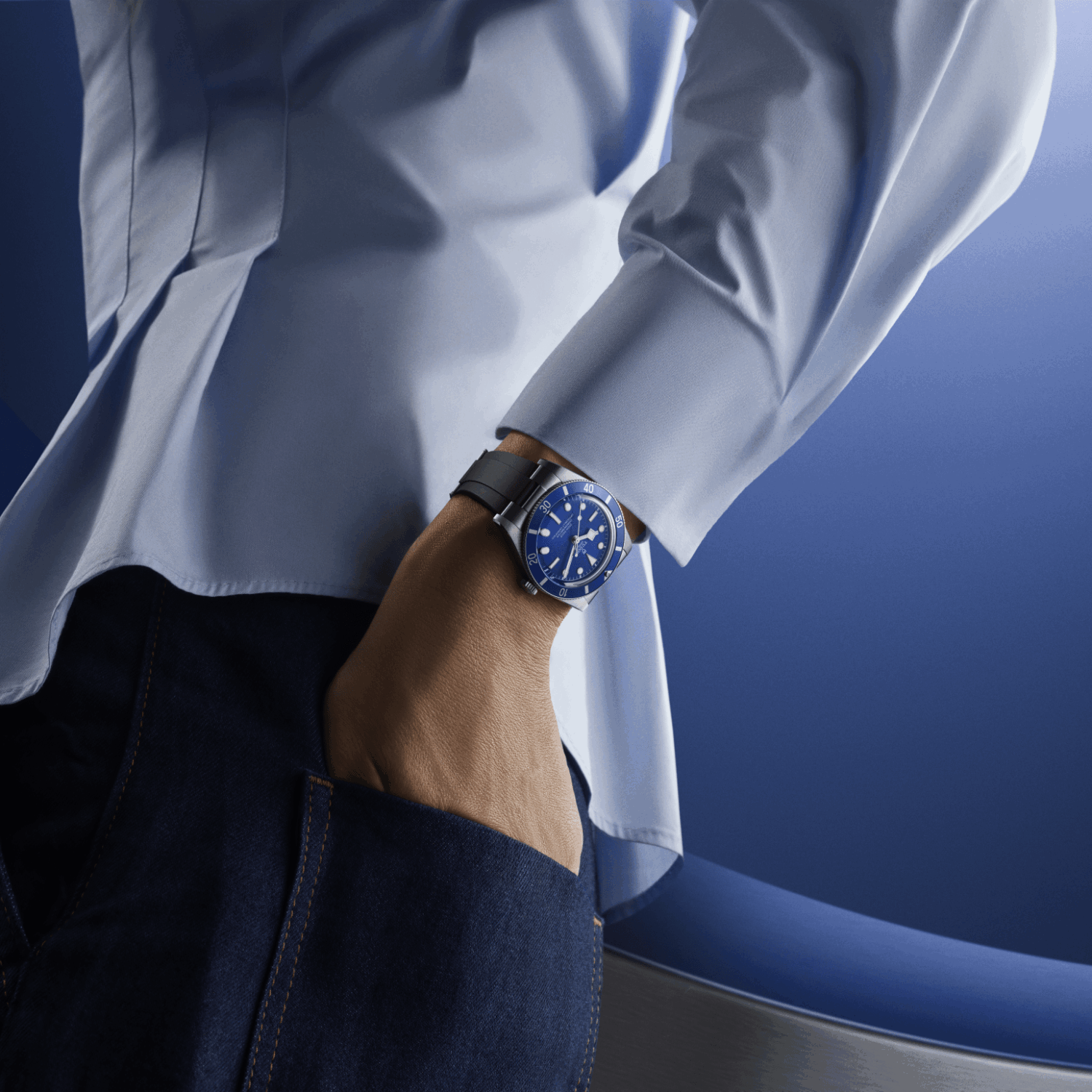 m79000b-0002 Black Bay 54