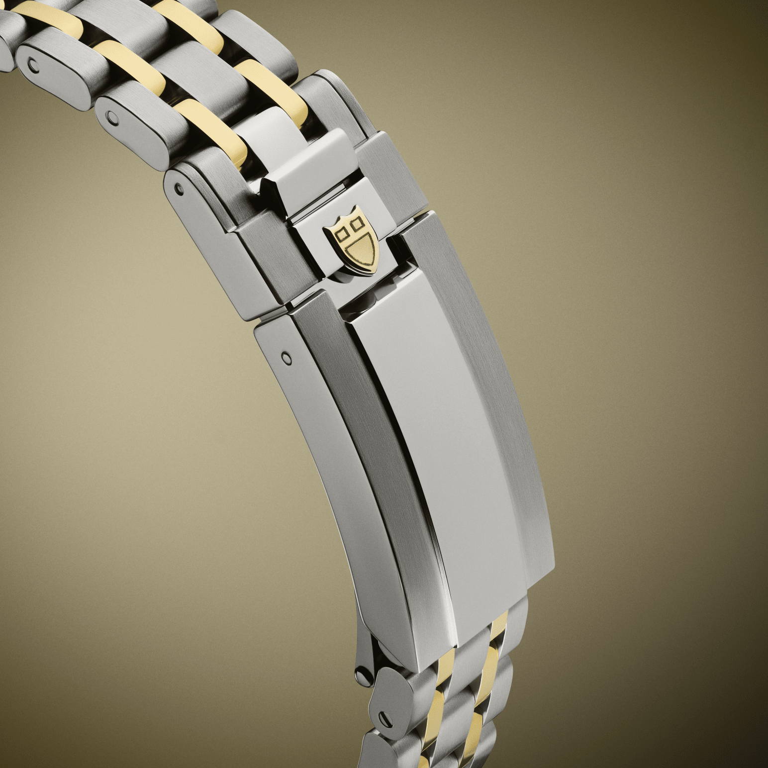 m2830a1a3-0003 TUDOR Royal